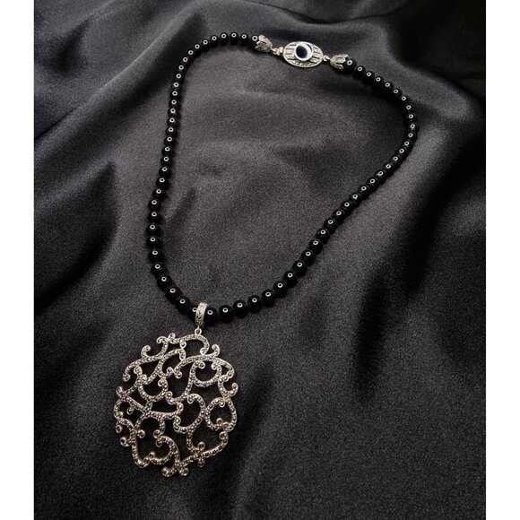 Vintage Onyx & Sterling Silver 925 Necklace With Ornate Pendant & Intricate Clas - Picture 1 of 5